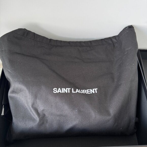 LIMITED EDITION Saint Laurent: YSL Lou Medium Bag WITH TASSEL - Picture 13 of 16